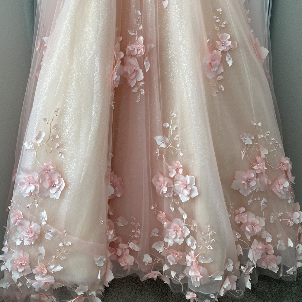 Formal gown/dress - Picture 8 of 16